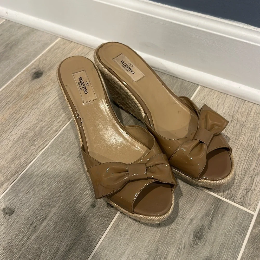 Valentino Garavani Patent Leather Espadrilles Size 41 US 9.5